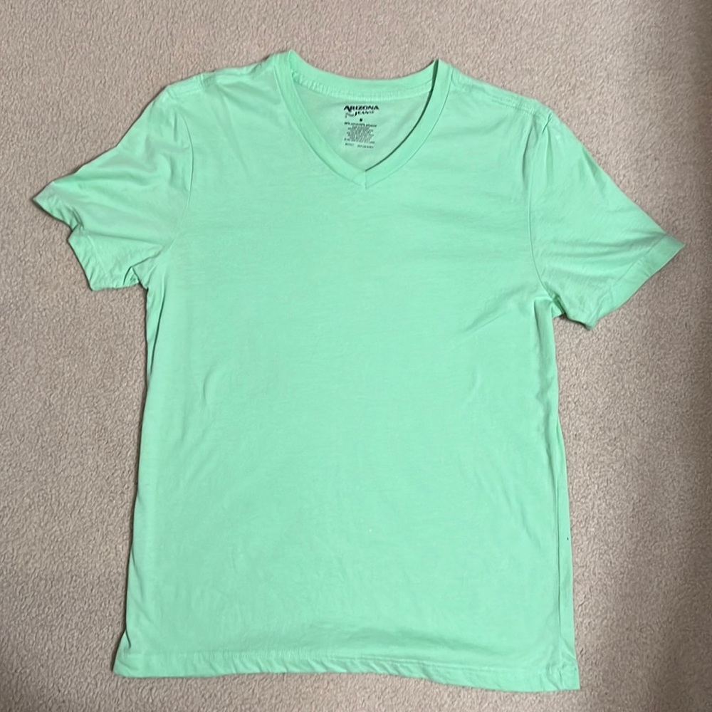 Men’s Medium V-Neck!